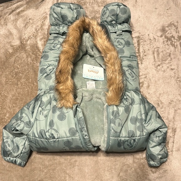 Mickey Disney snowsuit 6-12 month - Picture 5 of 5